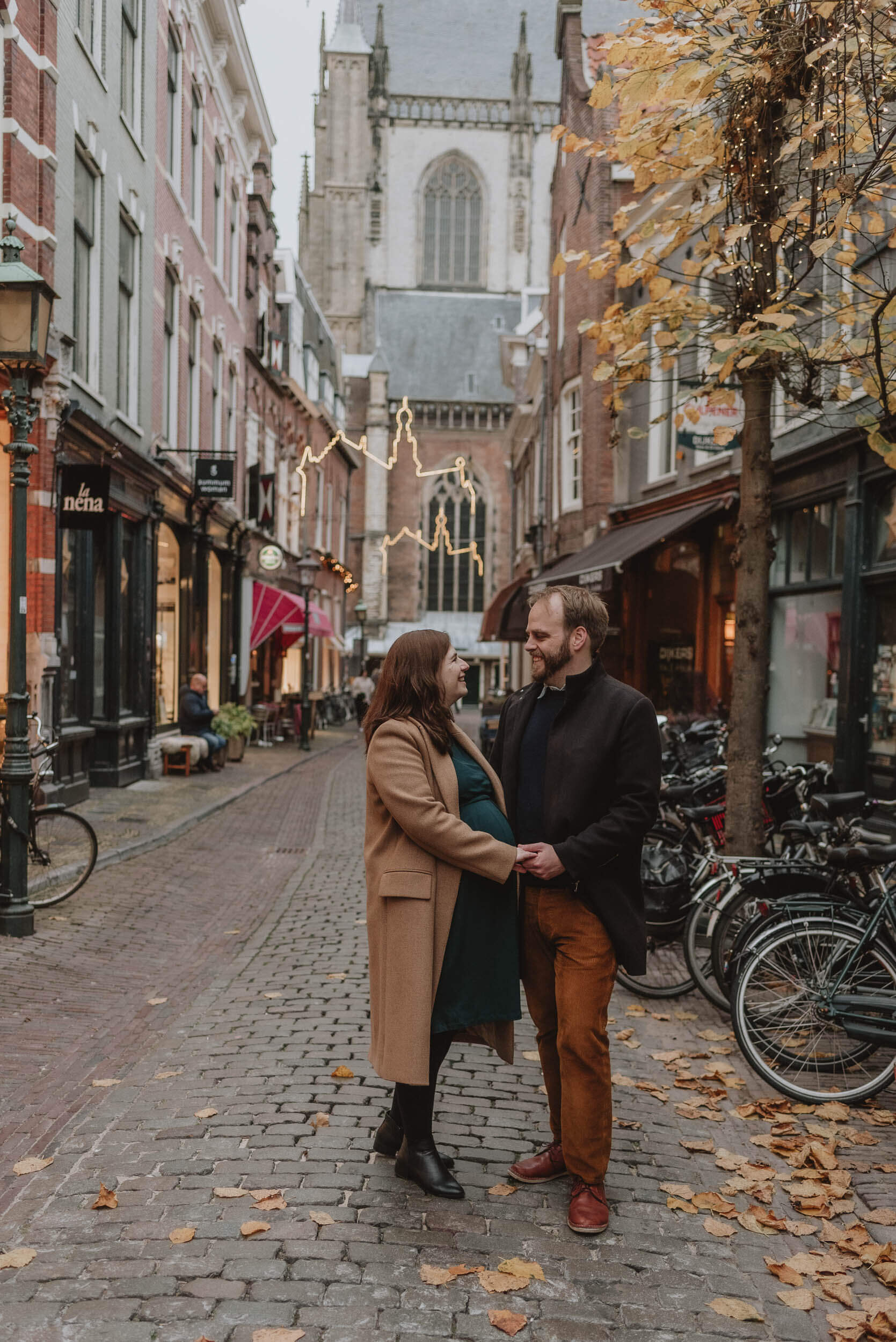 Maternity photoshoot in Haarlem city by Vicky McLachlan Photogaphy_24