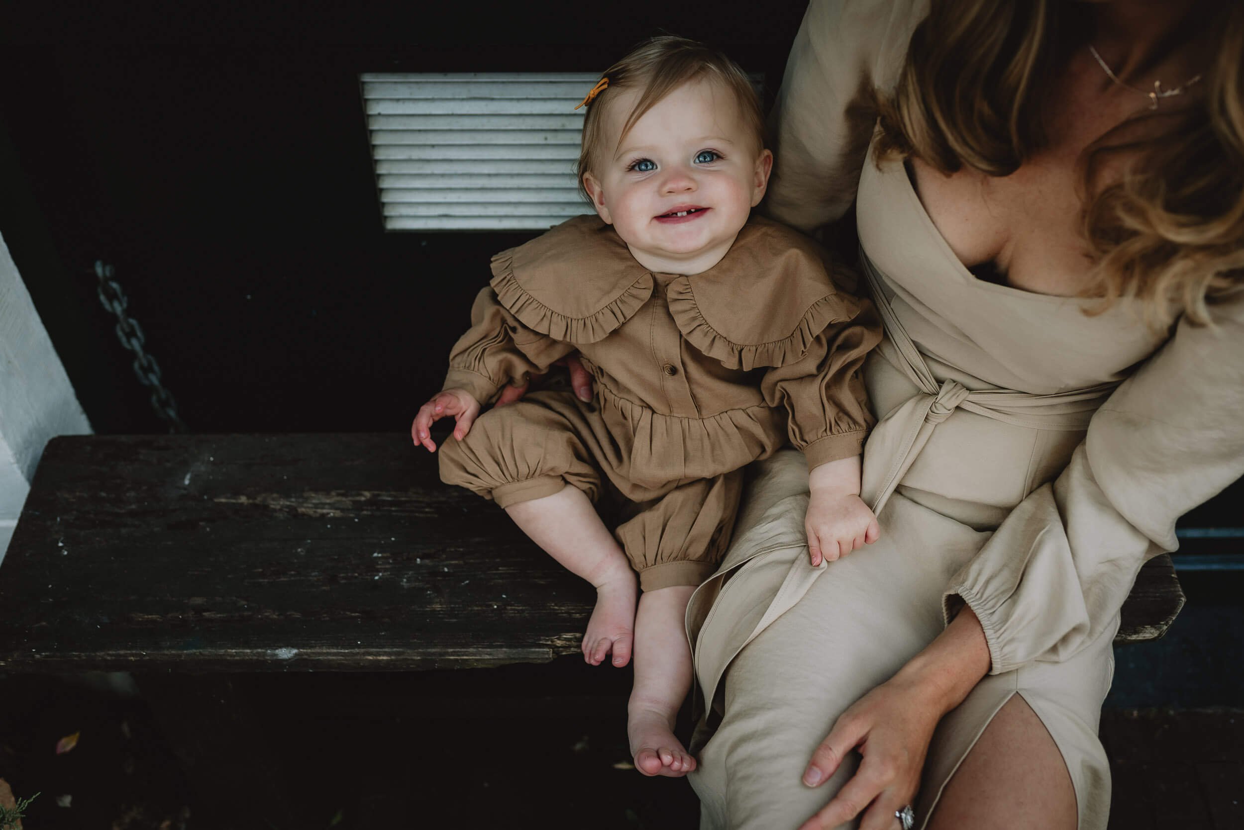 Mother and daughter on a bench 