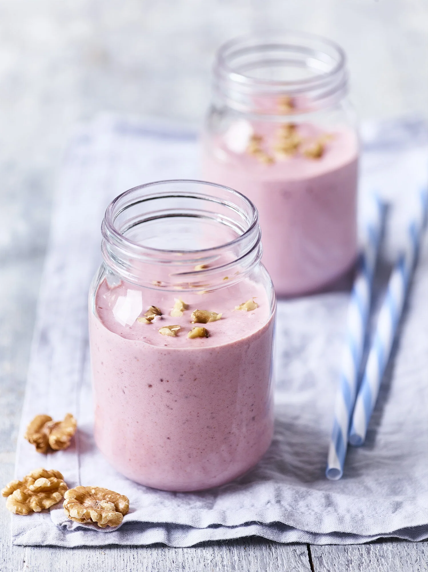 Strawberry and Walnut Smoothie