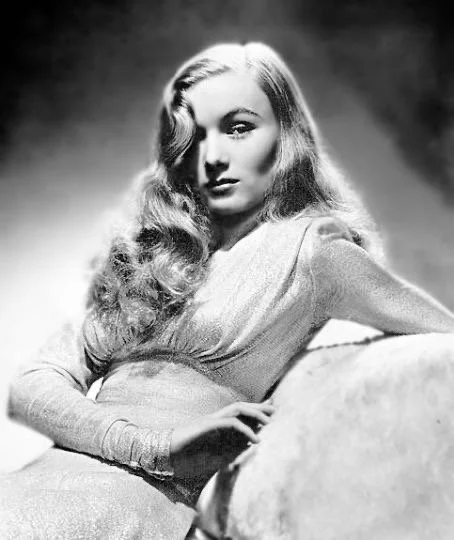 veronica-lake-pin-curls-2.jpeg