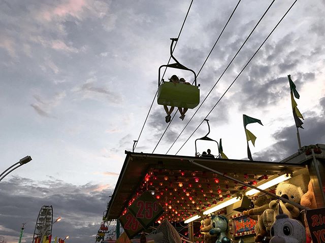 | LOOK UP |
.
.
.
#CNE #theex #carnival #swings torontolife #torontophoto #torontophotographer #streetsoftoronto #torontophoto #igerstoronto #imagesoftoronto #TopTorontoPhoto  #exploretoronto  #HSdailyfeature #MoodyGrams #agameoftones #onbooooooom #g