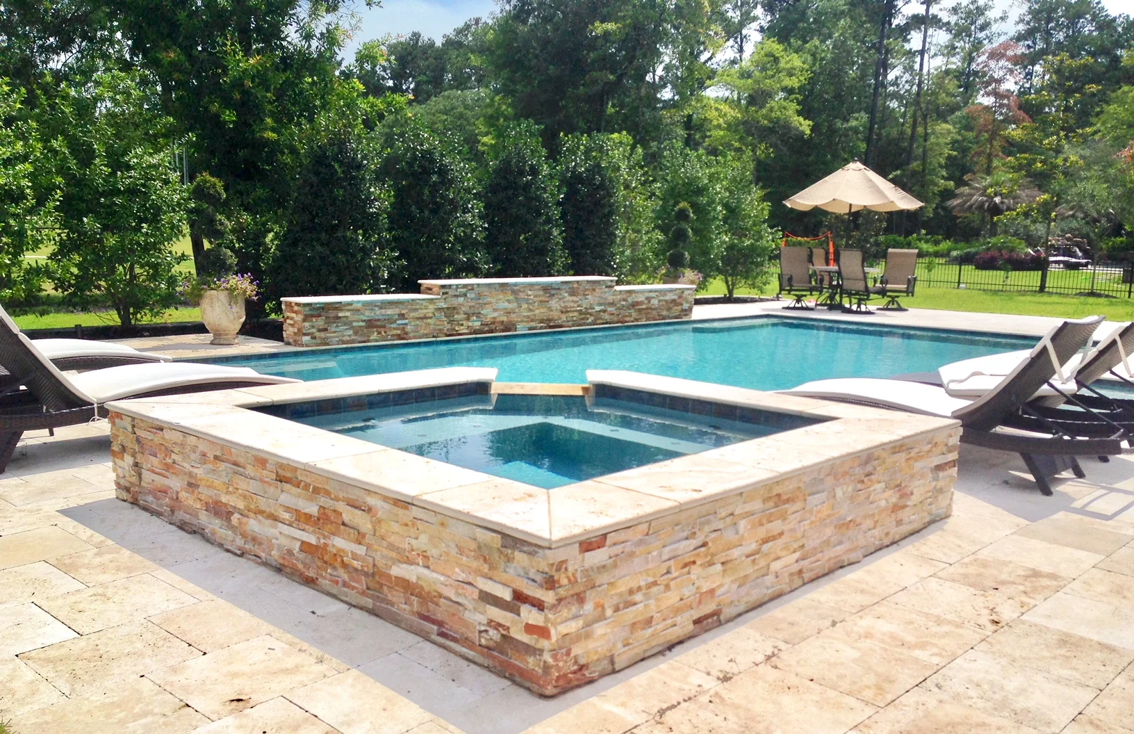 Maestri Pools Covington, LA