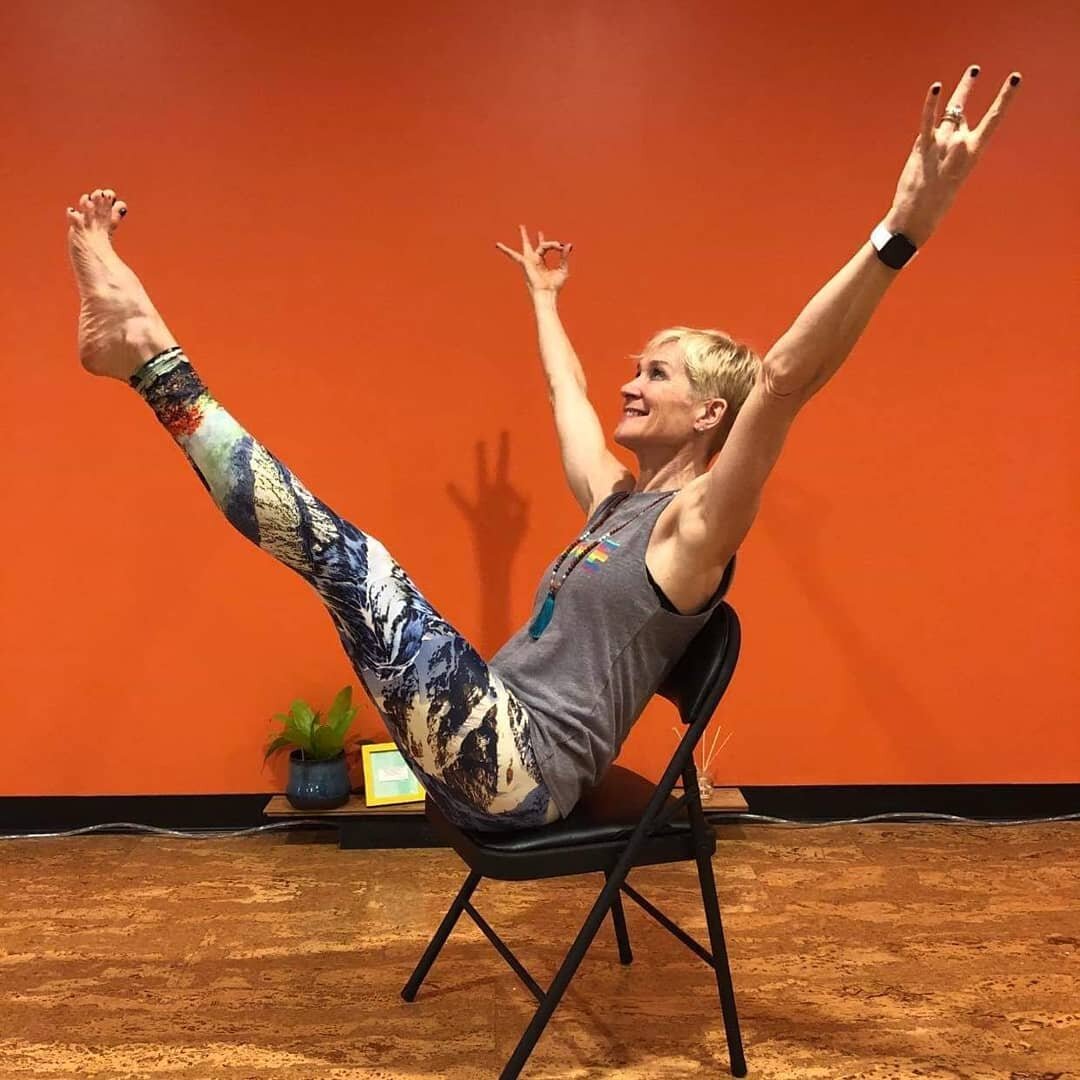119: Travel and Teach Yoga with Eva Hamilton - The Connected Yoga