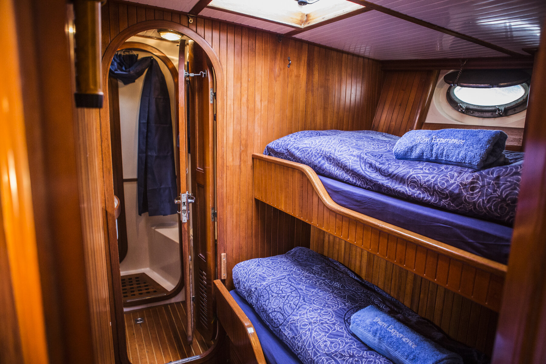  On board the vessel you will find two identical twin cabins with ensuite bathrooms. 