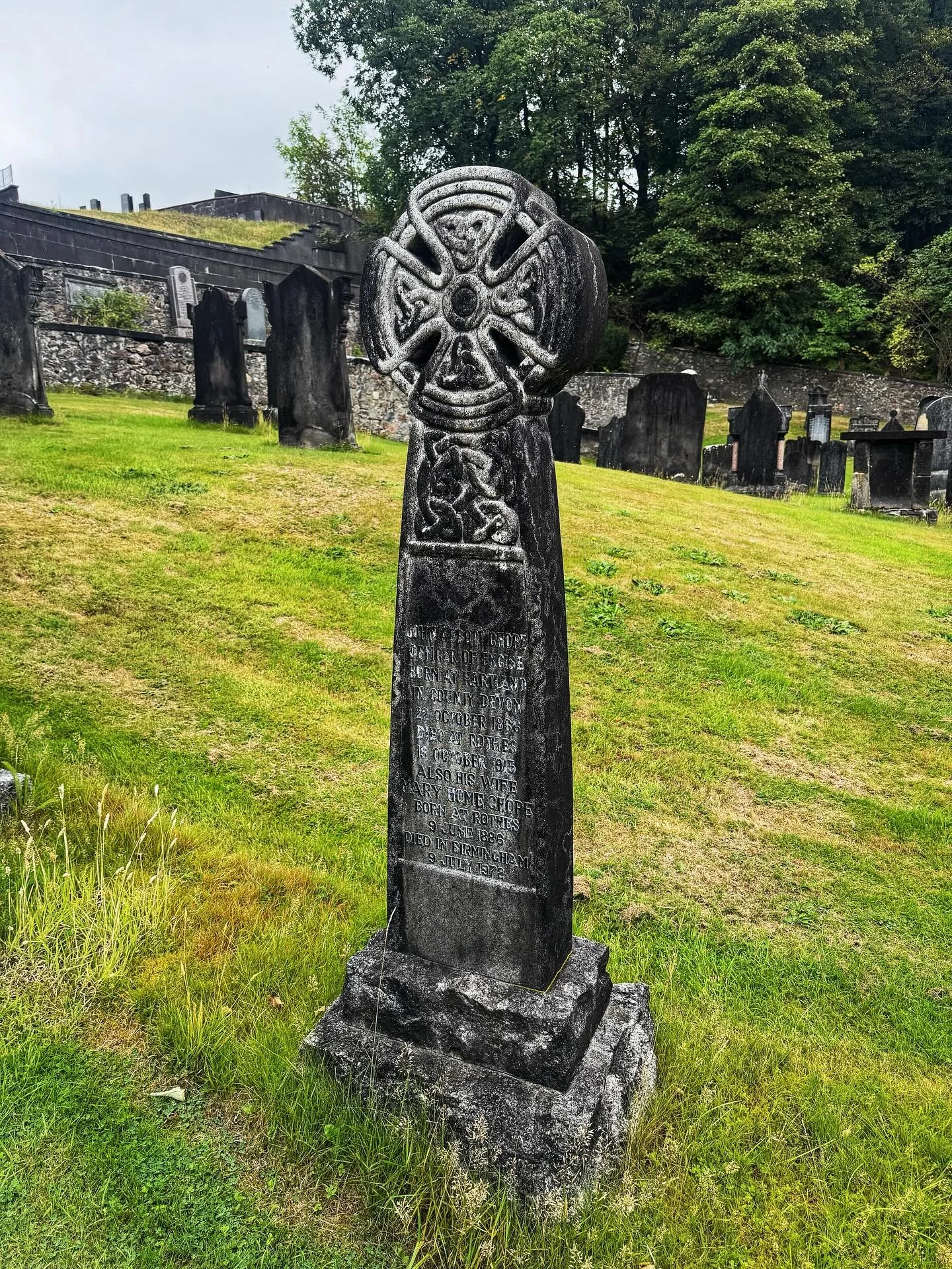The old tombstones in the graveyard by Glenrothes distillery are stained jet black. Their worn faces make a perfect environment for the so-called whisky fungus to find purchase. Baudoinia compniacensis feeds on alcohol vapours, so the angels&rsquo; s