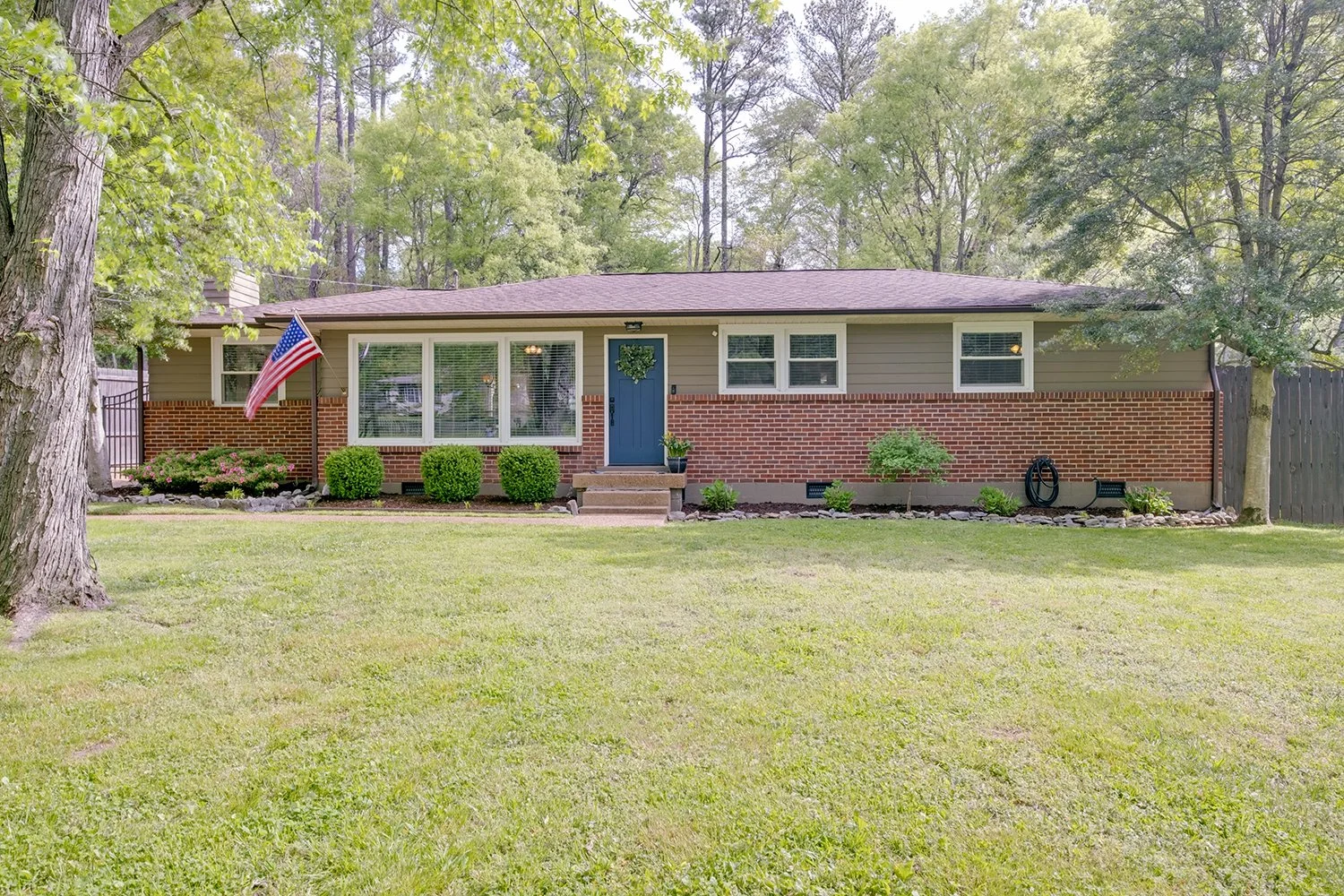 Charming renovated 1950's home in Nashville's desirable Crieve Hall