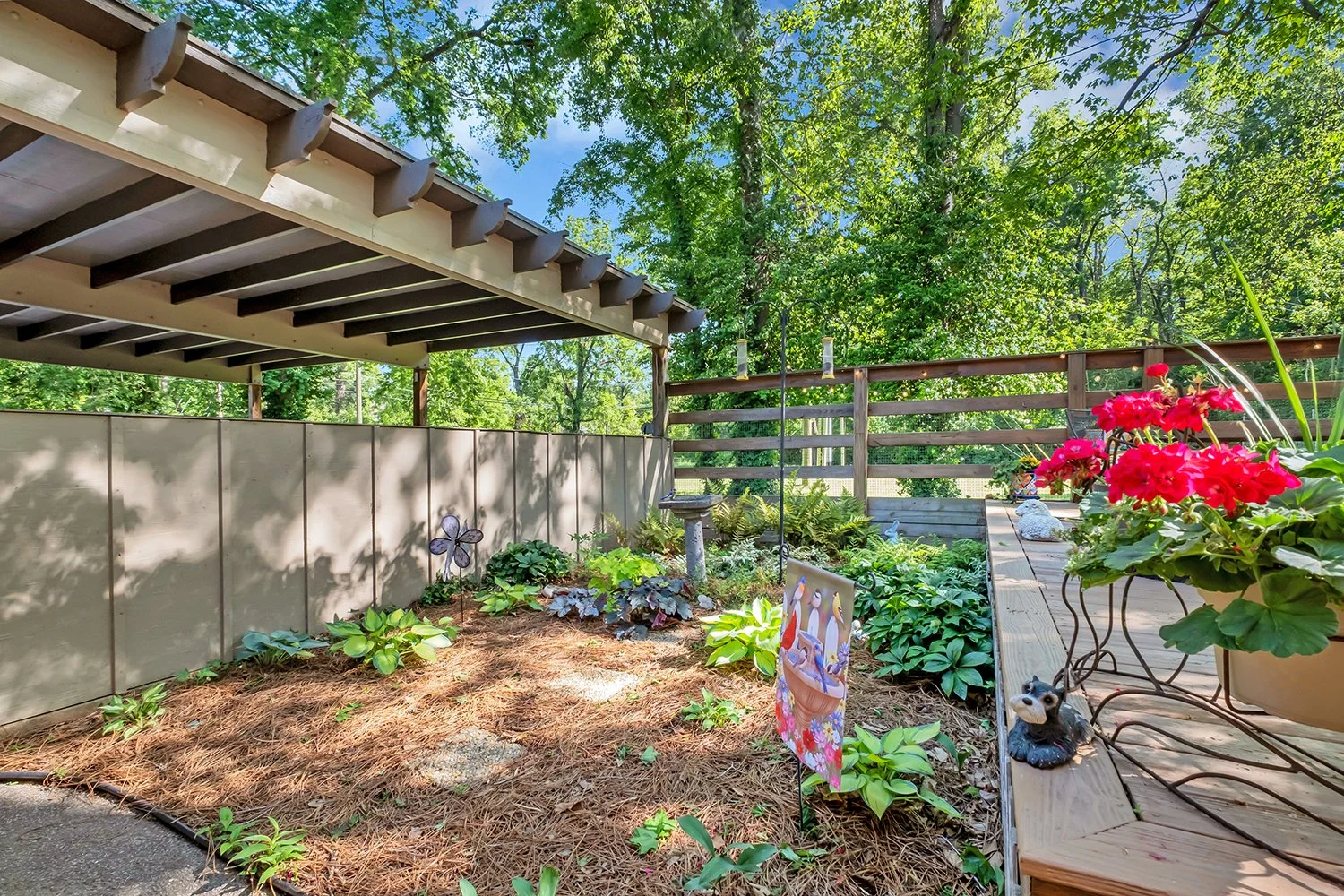 3711 Hilldale 41.jpg