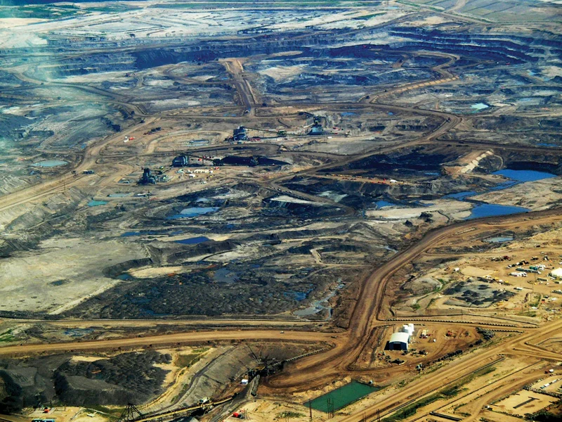 Alberta oil sands Photo: Dru Oja Jay, Dominion; flckr.com creative commons