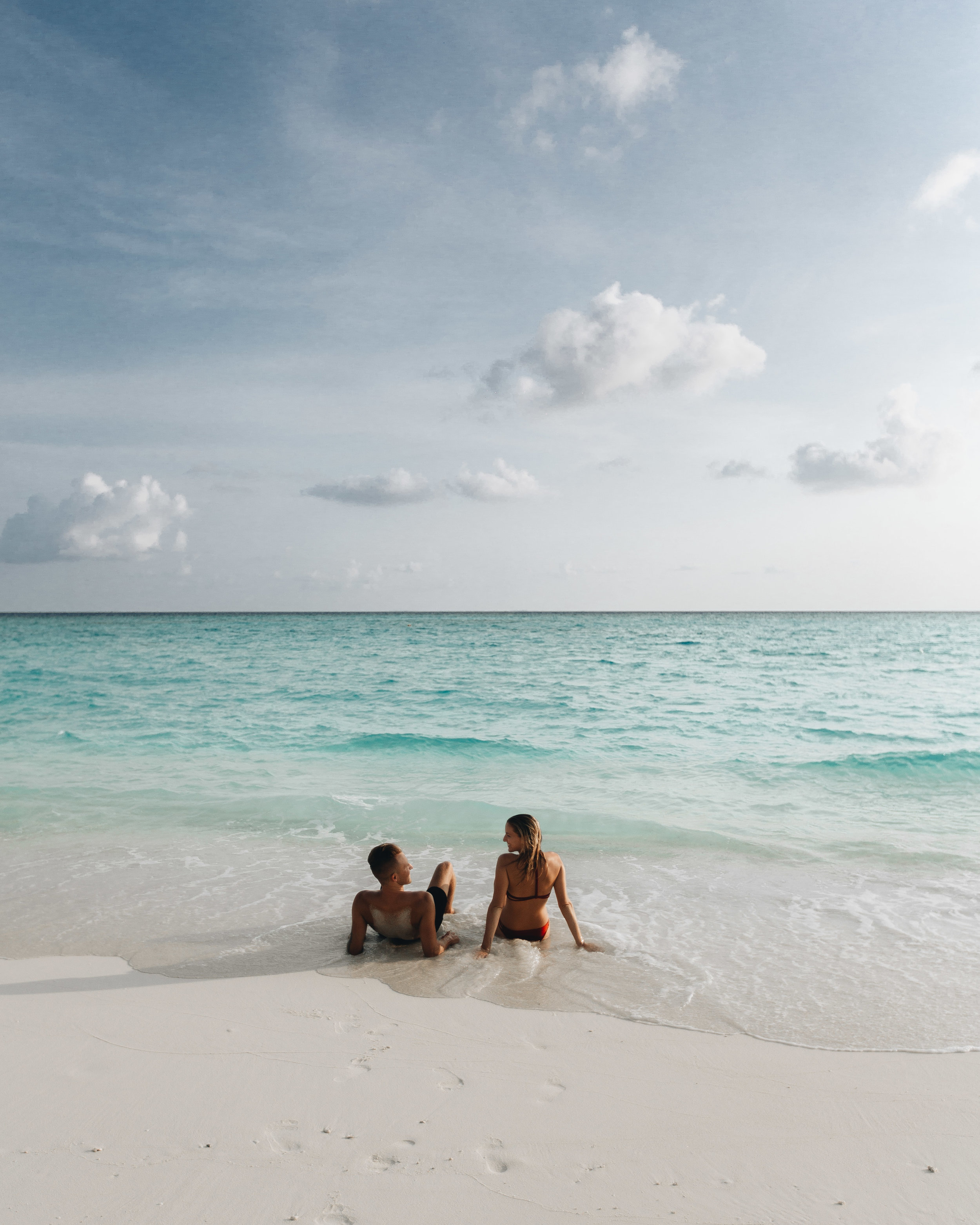 2:00 PM // With full stomachs we made our way back to the beach to laze away the afternoon and bask in the hot Maldivian sun. Sleep, snorkel, repeat!