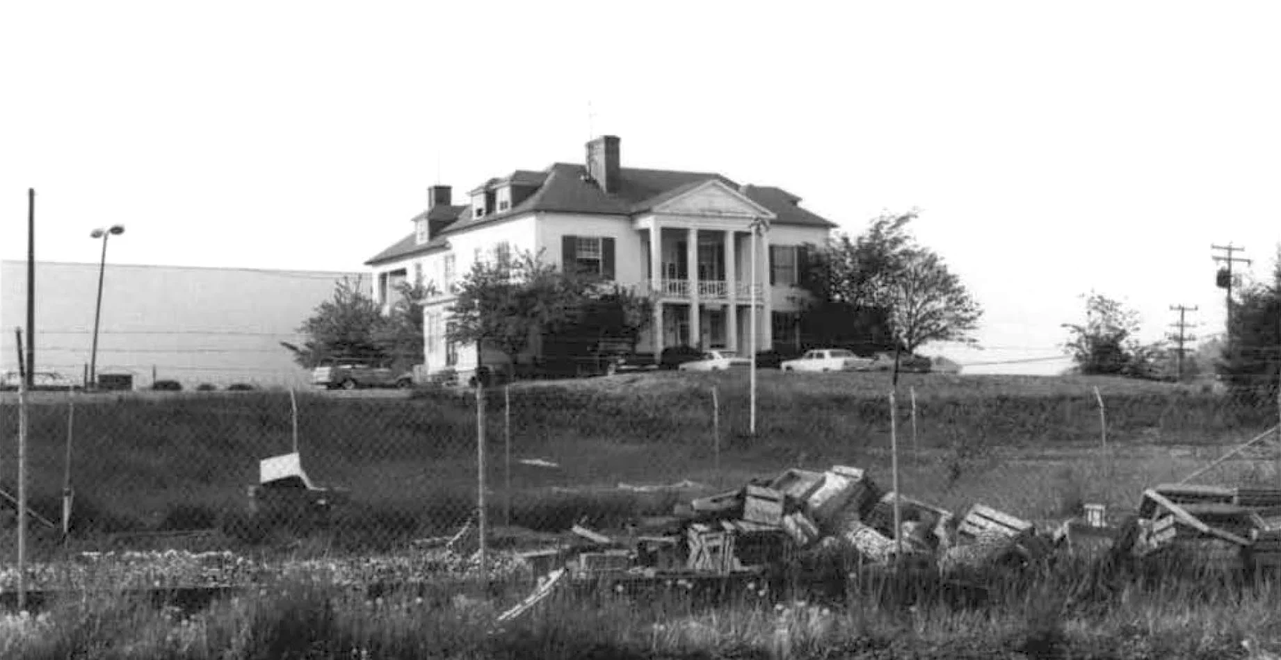 Rainbow Motel (1975), photo by Michael Dwyer, Maryland National Capital Park and Planning Commission.