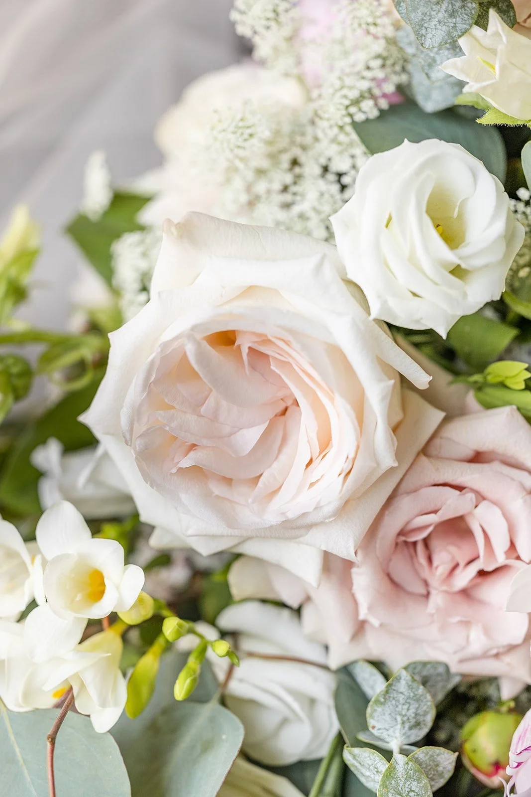 Pink and white Fort Wayne, Indiana flower bouquet