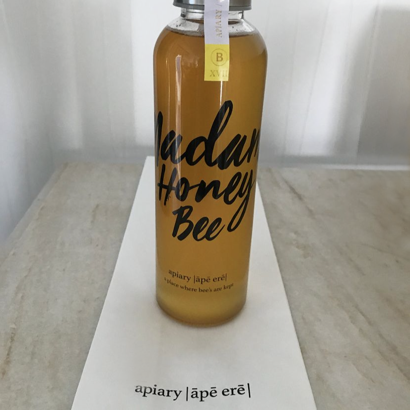 BottleWithHoneyAndLidLabel.png