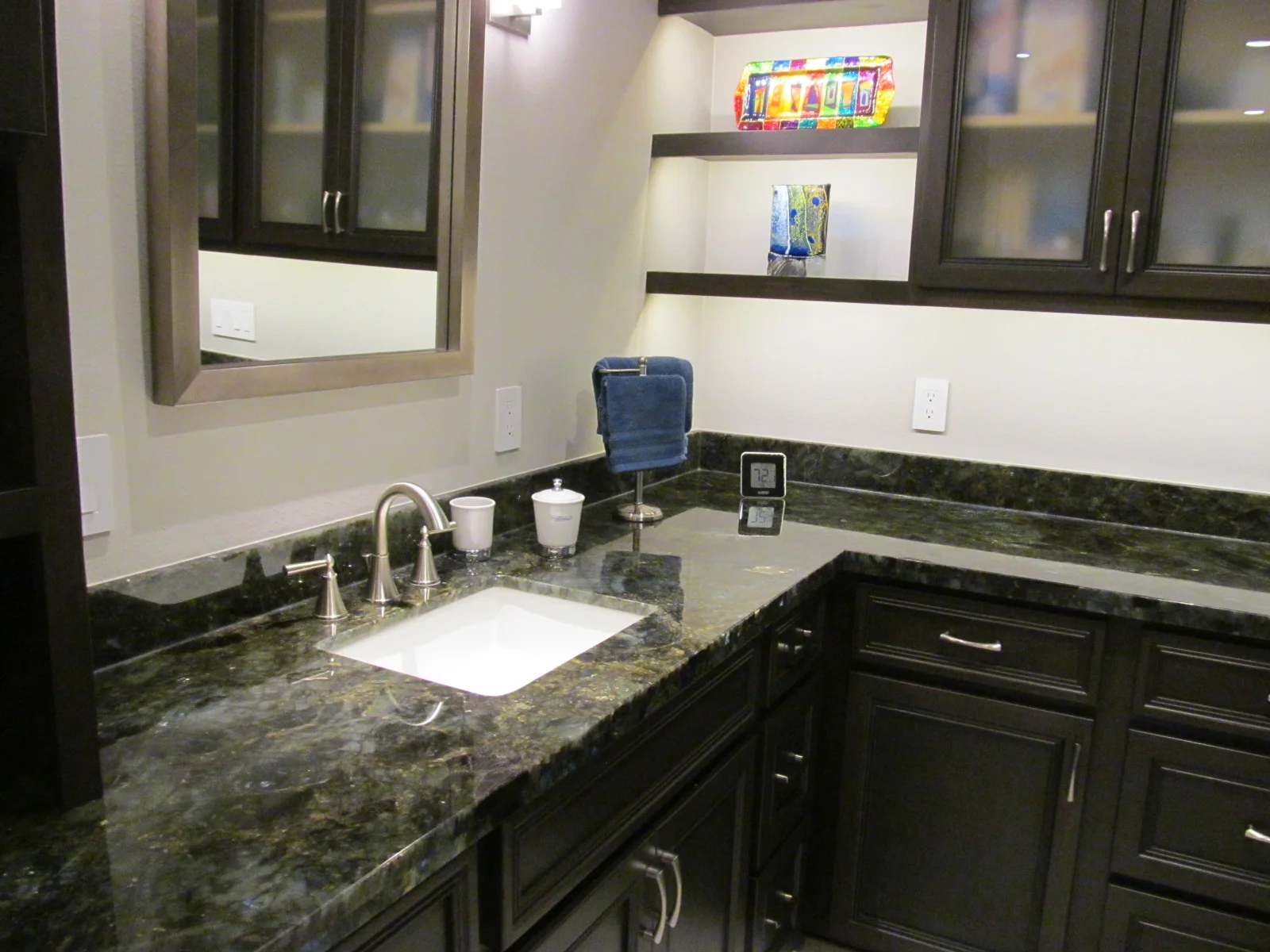 Love the granite and display above.JPG