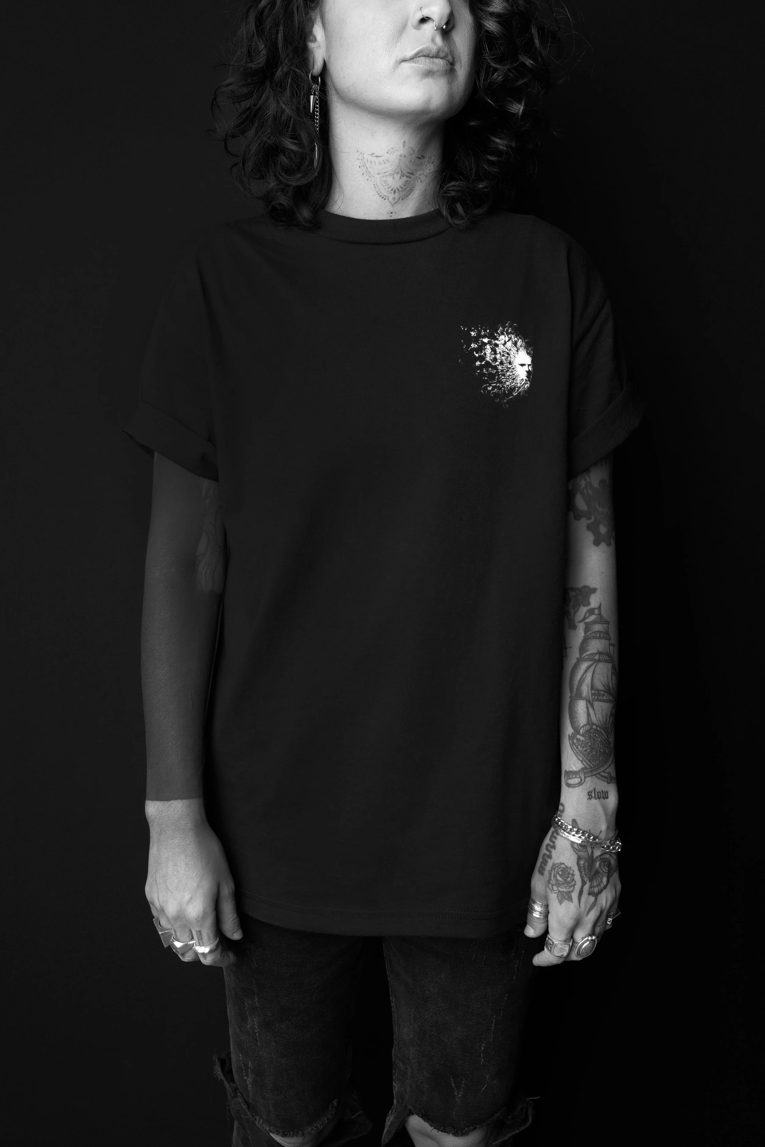 Hoomidaas Black Logo - T-Shirt