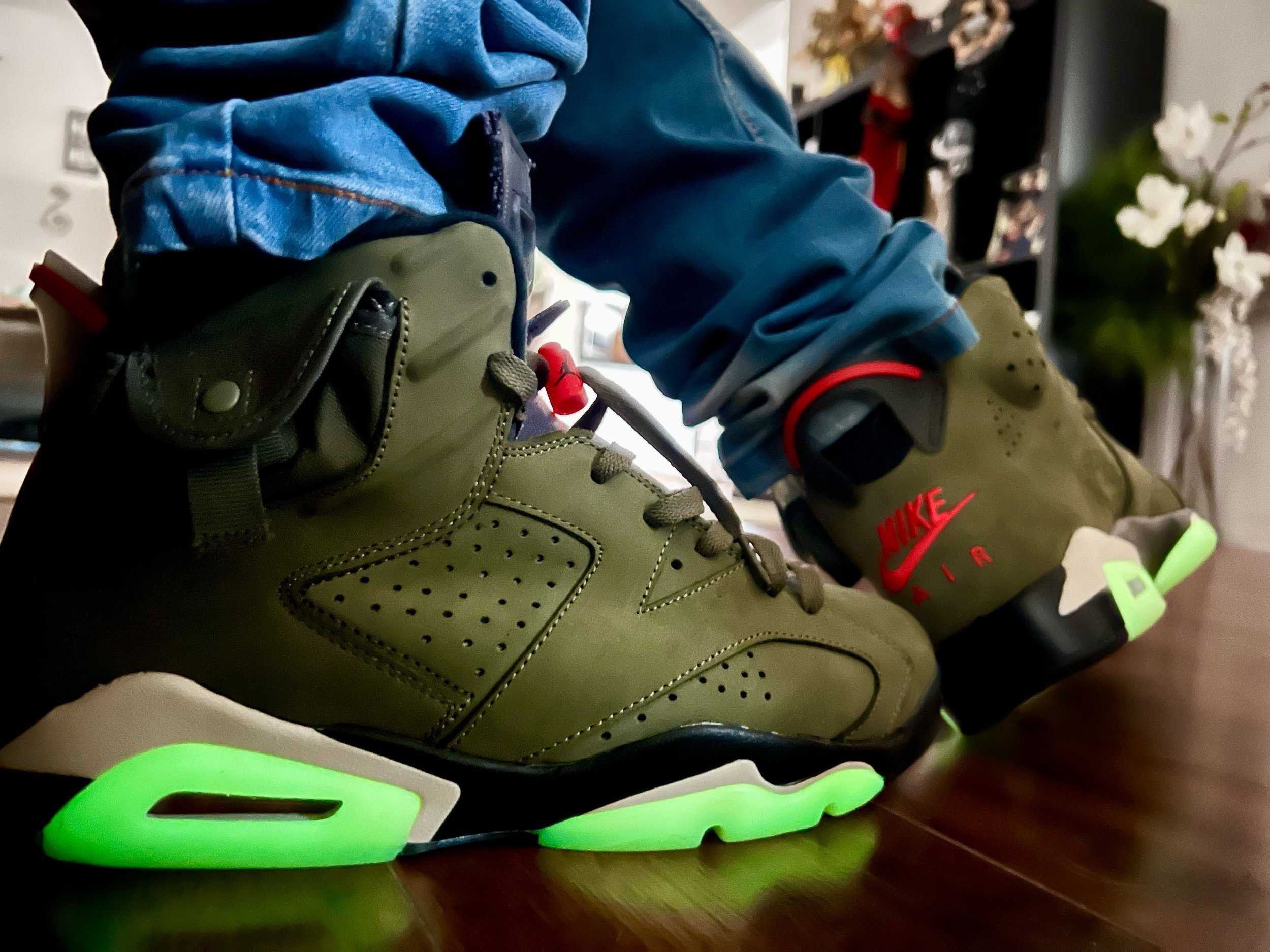 Travis Scott x Air Jordan 6 "Olive"