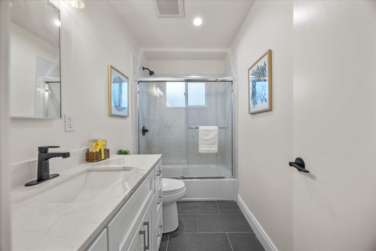 3829 Brookdale Ave, Oakland, CA 94619