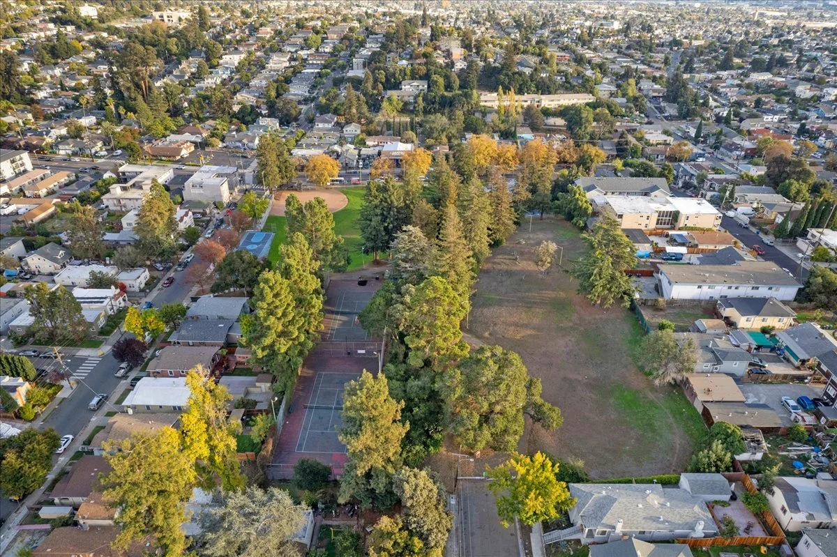 3829 Brookdale Ave, Oakland, CA 94619