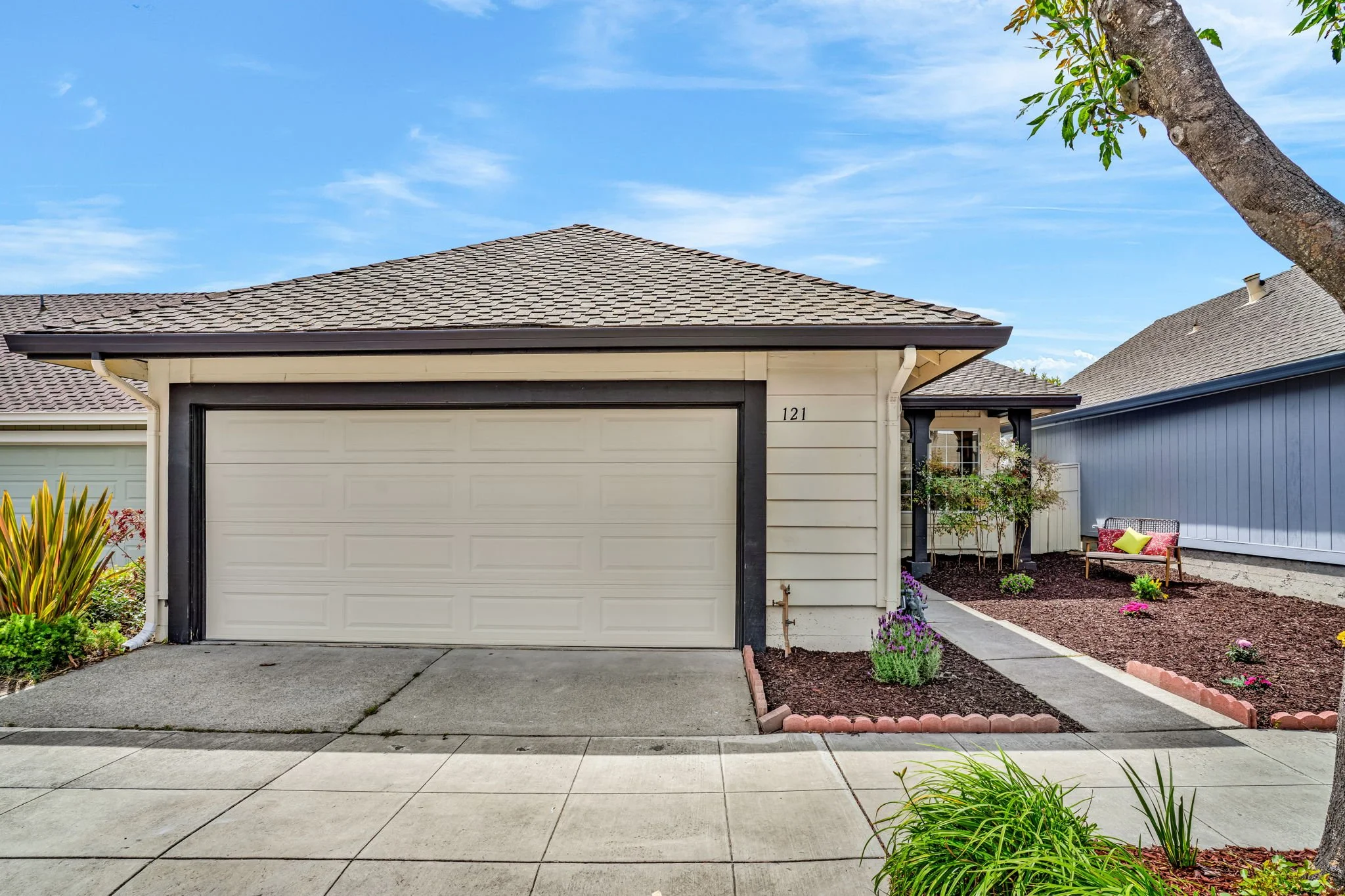 121 Brighton Rd, Alameda, CA 94502