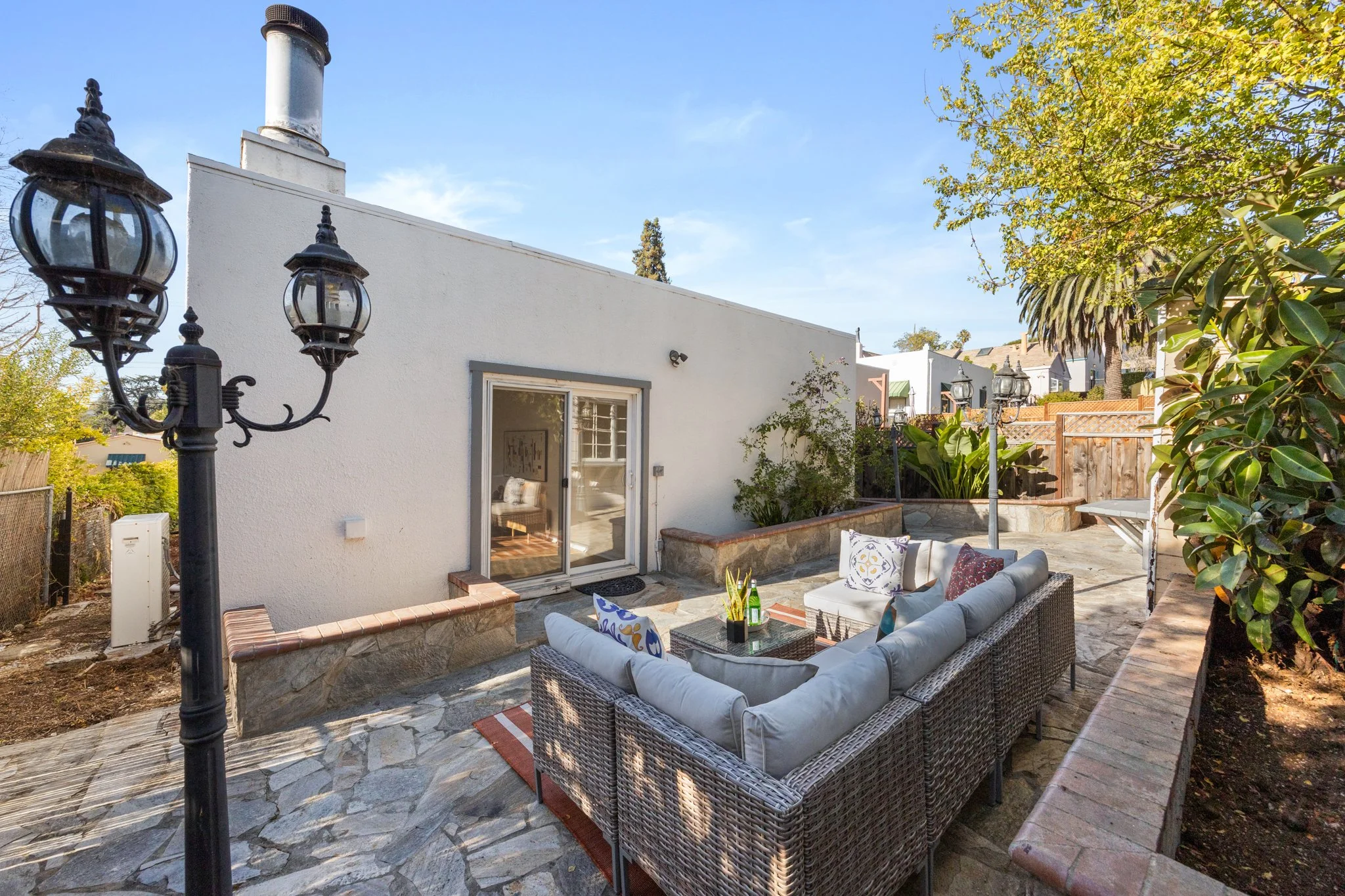 054.jpg
