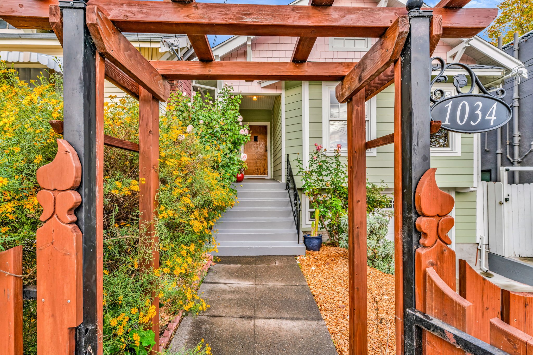 1034 E 21st St, Oakland, CA 94606