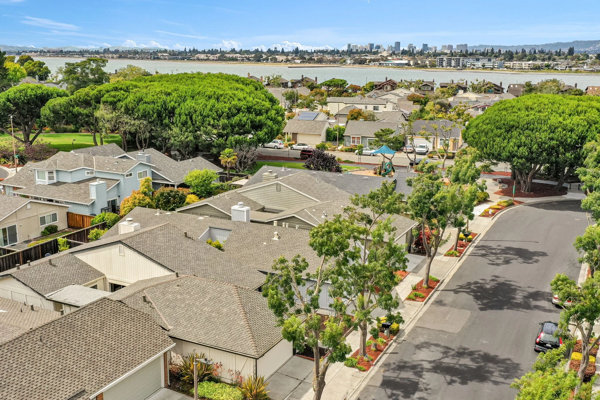 121 Brighton Rd, Alameda, CA 94502