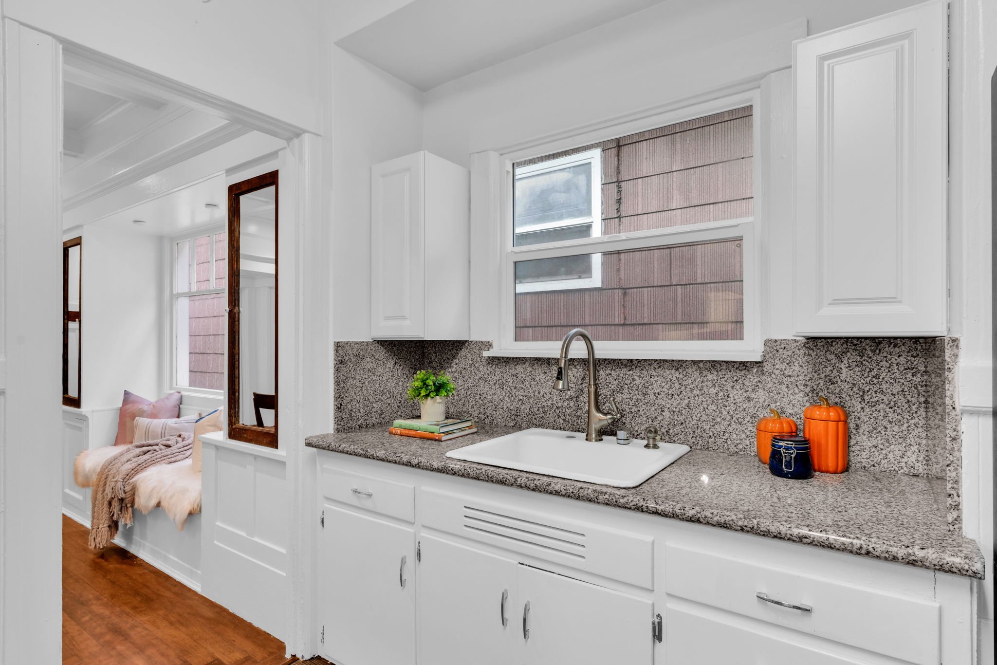 1034 E 21st St, Oakland, CA 94606