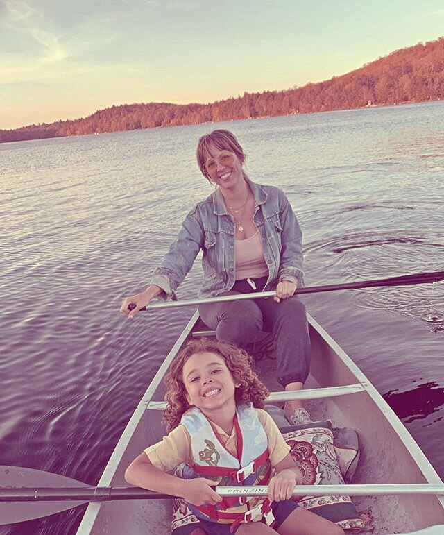 can you canoe ( we do) 🙄🤓 and always all about my moms trusty 70s denim jacket mom I know your so sad to not see me and be here with us (but you&rsquo;re old 😬 )*See I took the girls out for loop around the horn during golden hour. @bgq1212 *my mo