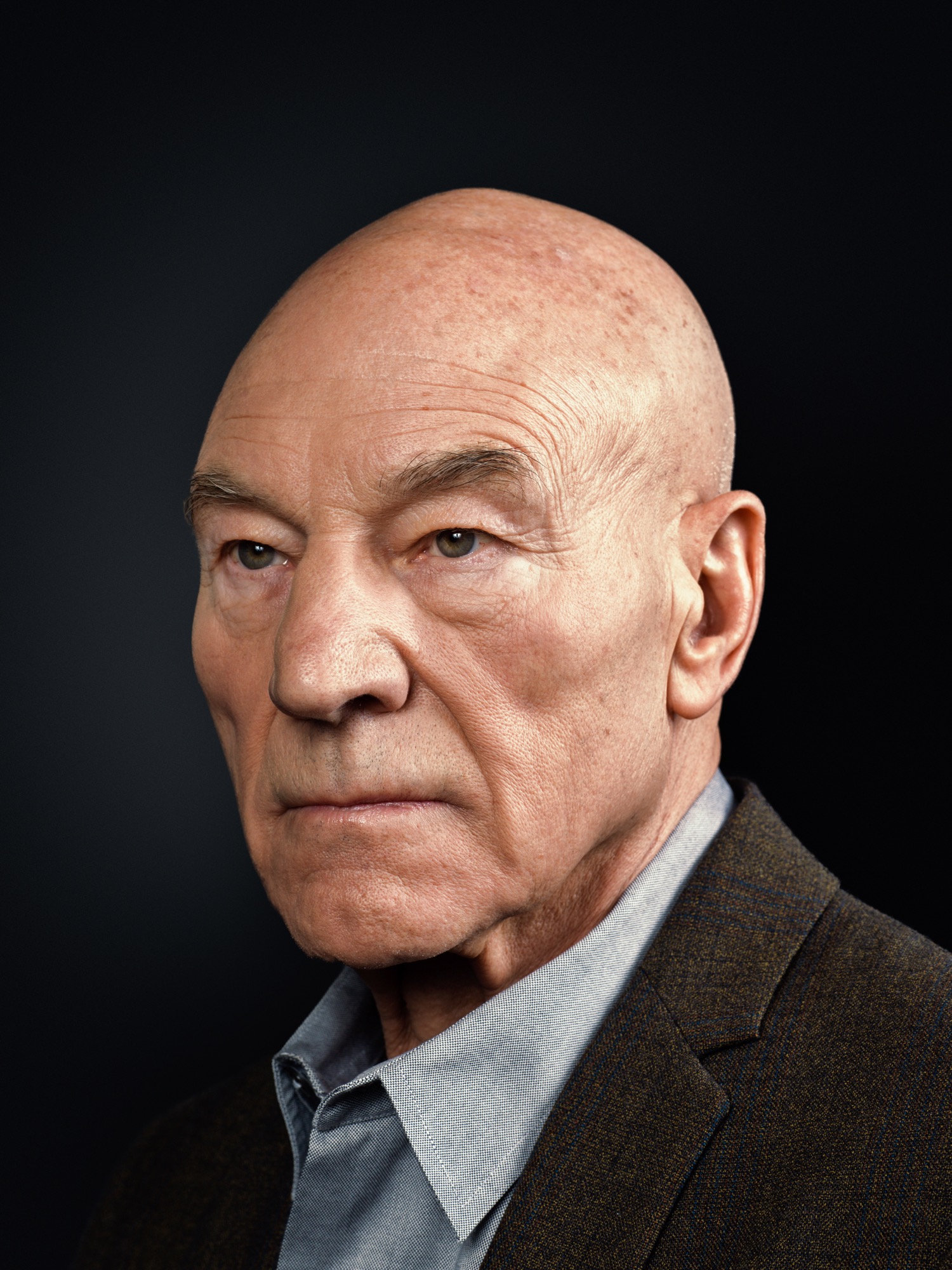 Sir Patrick Stewart Portrait Sitting 2014-14-05- (3 of 4).jpg