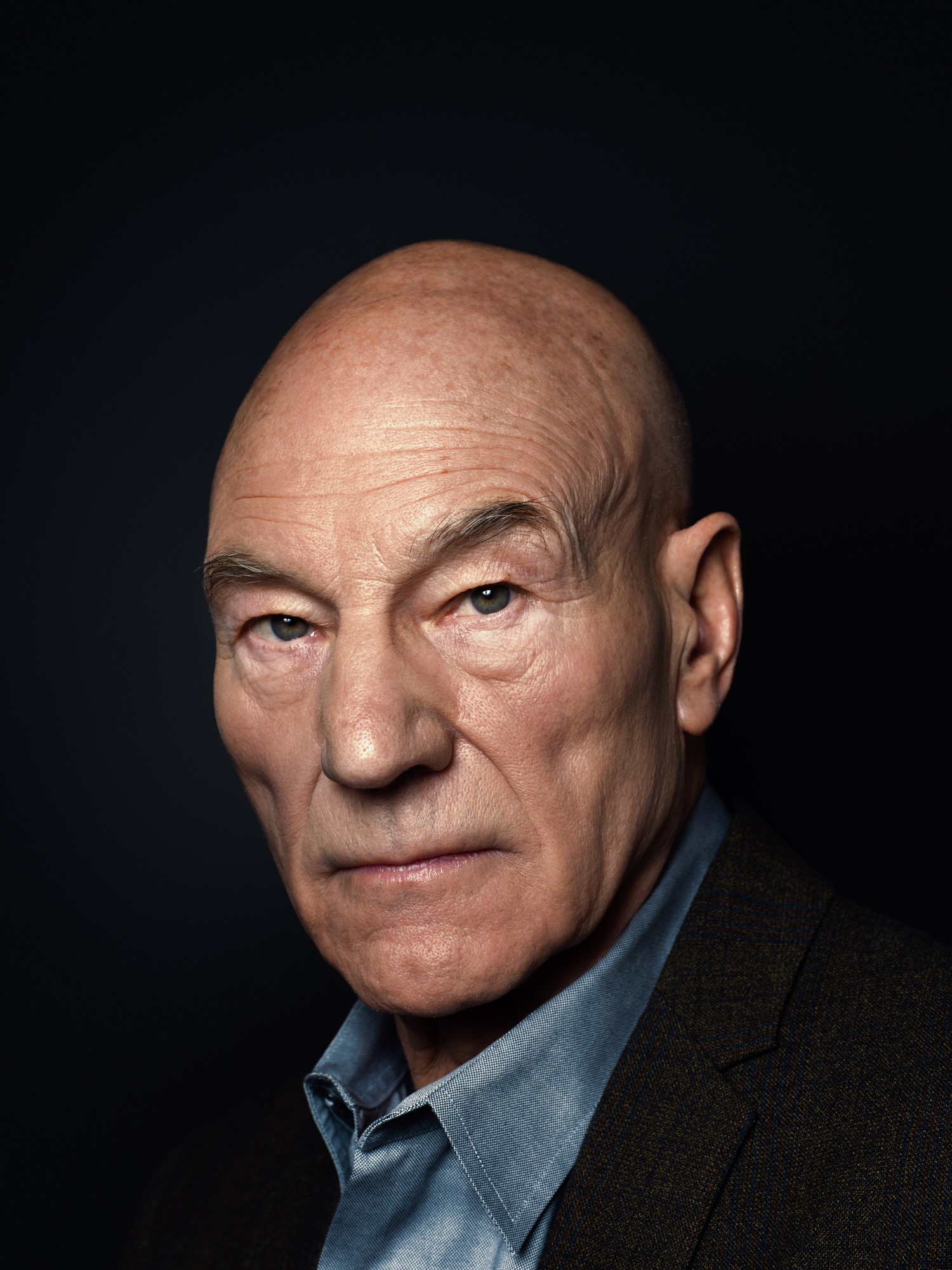 Sir Patrick Stewart Portrait Sitting 2014-14-05- (4 of 4).jpg