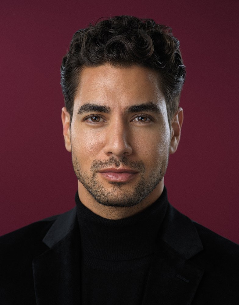 Capture Your Perfect Headshot with Celebrity Portrait Photographer Rory Lewis in NYC!