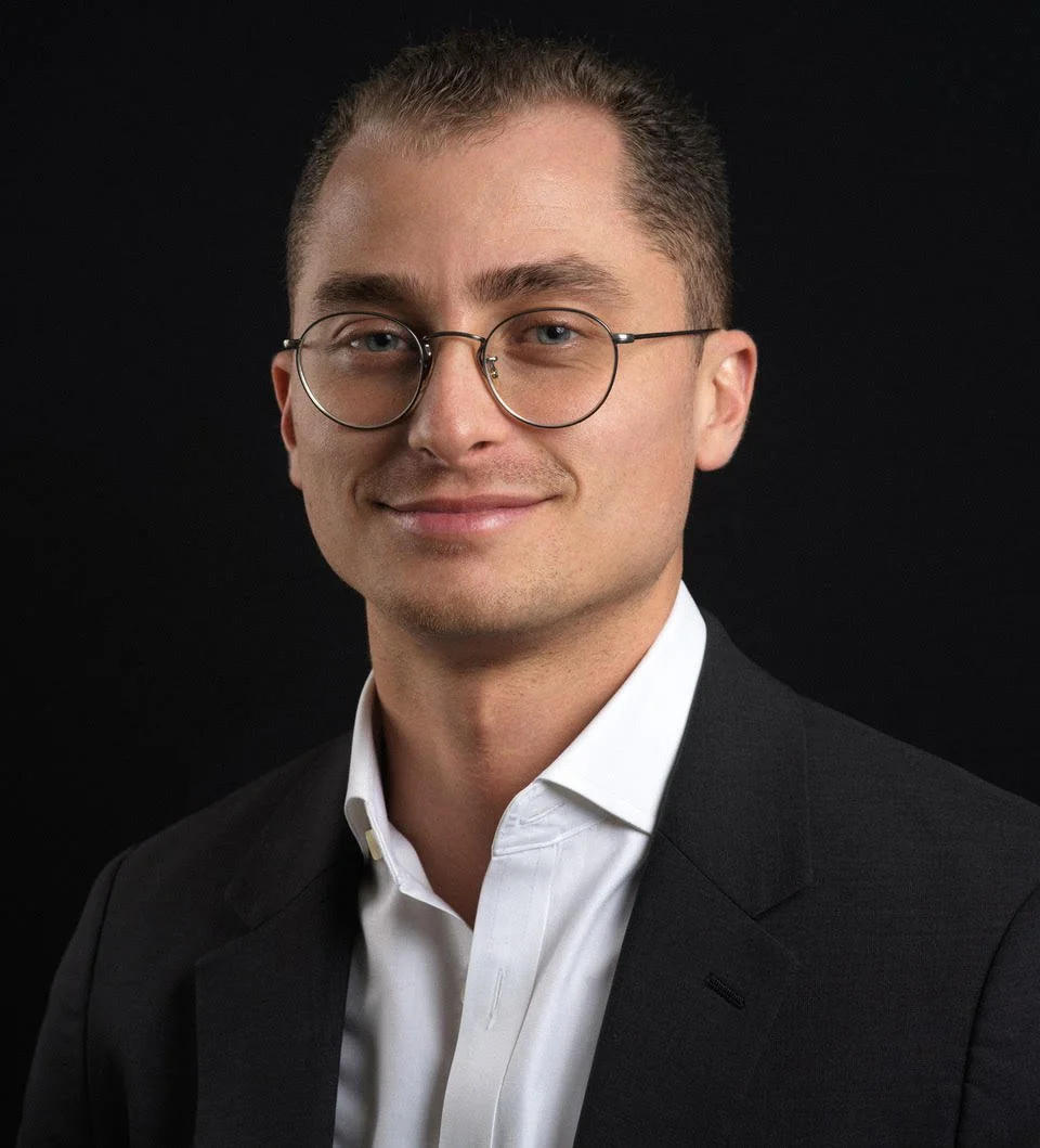  A portfolio of executive, founder and board portraits by Rory Lewis, made at the Mission District studio and on location across  San Francisco and the Bay Area.  