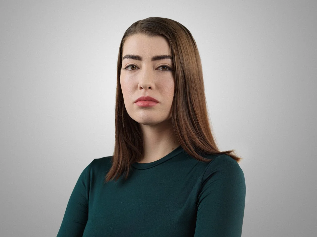 Kayelyn Hull – Cinematic Actress Headshots in New York