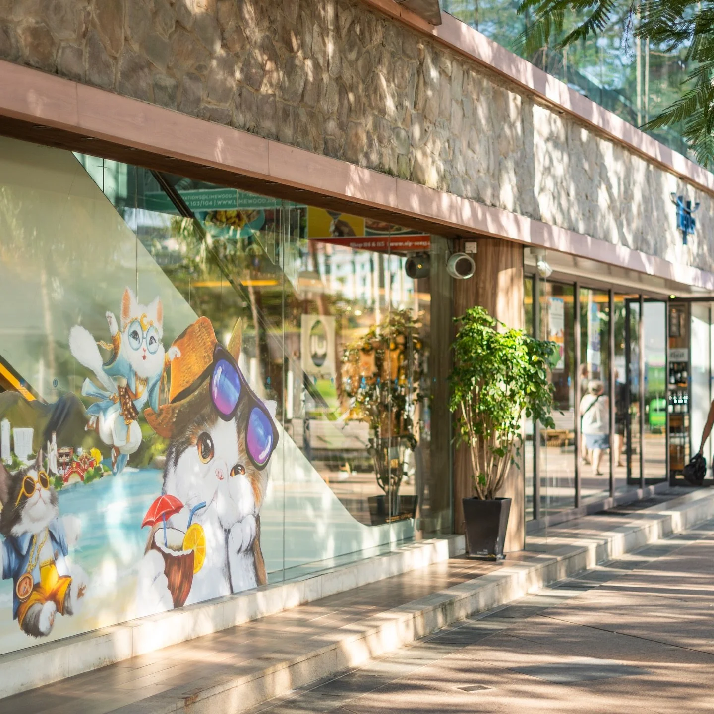 🐱A paw-print journey through Southern memories 🚌

Growing up in the Southern District, artist @leonlollipop travelled daily by bus across the district. These journeys inspired him to develop a deep affection for the area&rsquo;s soothing scenery an