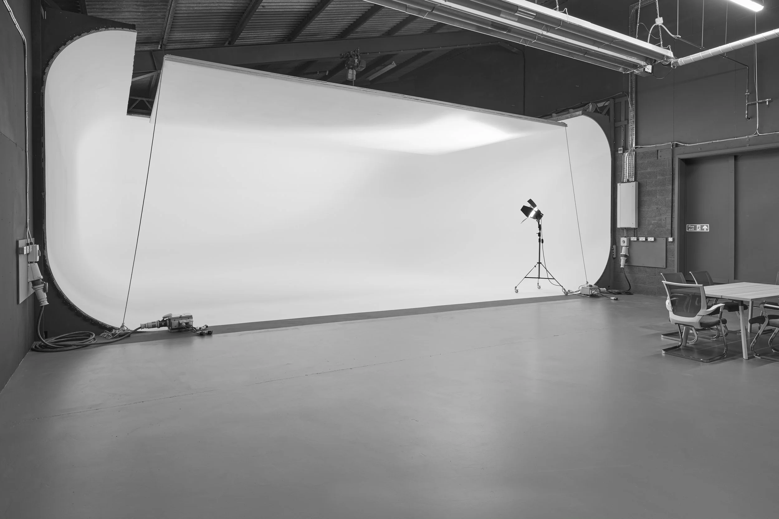  Moorland Studios photography studio white room infinity cove wrap around cove 