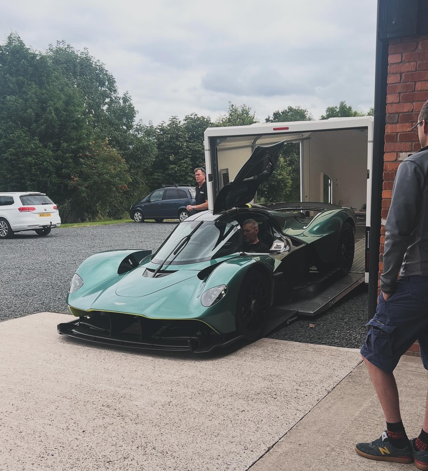 BTS of one of the great projects in 2023 #astonmartinvalkyrie 

#astonmartin #astonmartinvalkyrie #hypercar #valkery #studio #film #bts #cars