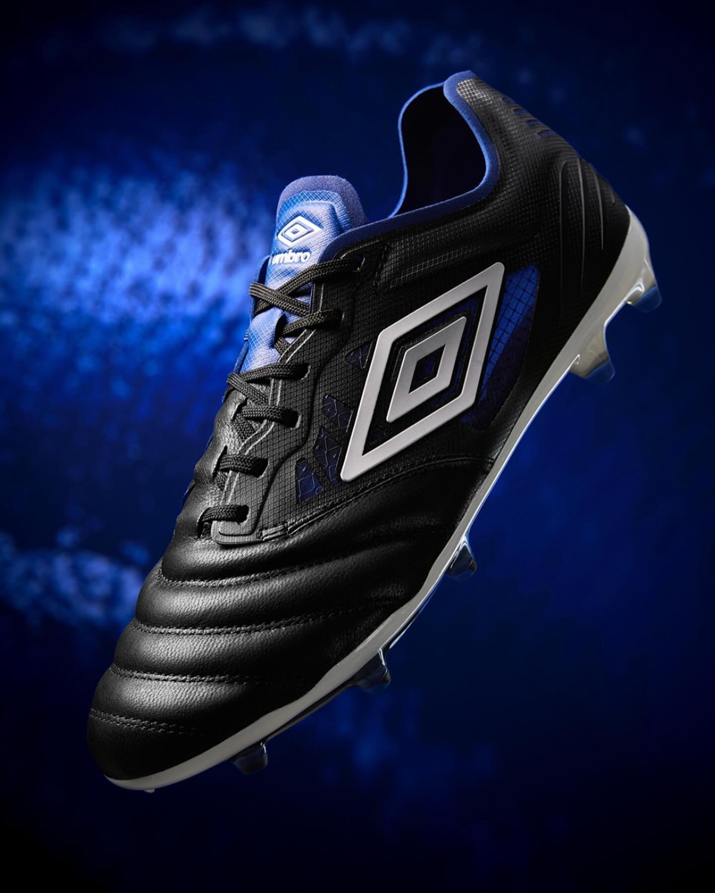 @umbro always in control 

@unmarked_agency 

#studio #robotarm