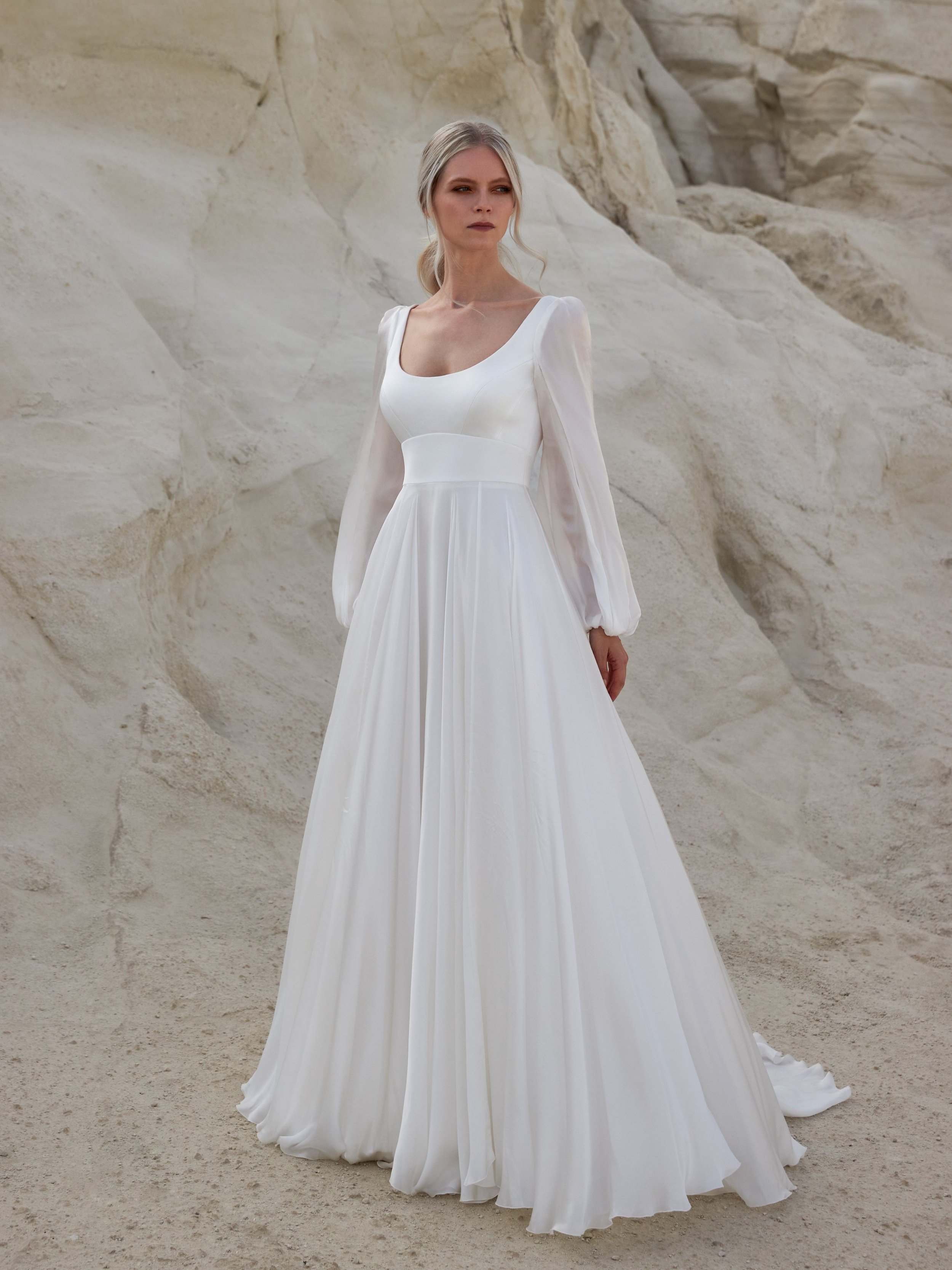Luxury wedding dresses by designer Sassi Holford 
