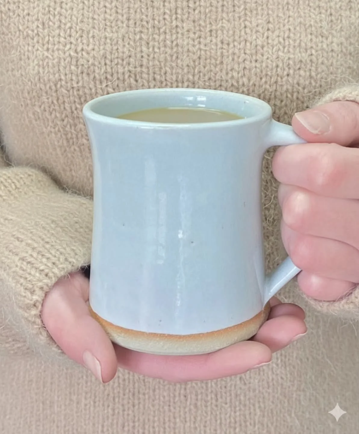 A coffee this morning to wake me up and warm my hands. 

I have some of these mugs available in my online shop (link in my bio). 

🎄 I am giving 10% discount on any orders until the end of November - use code XMAS10 at checkout 😉

#potterylife #pot