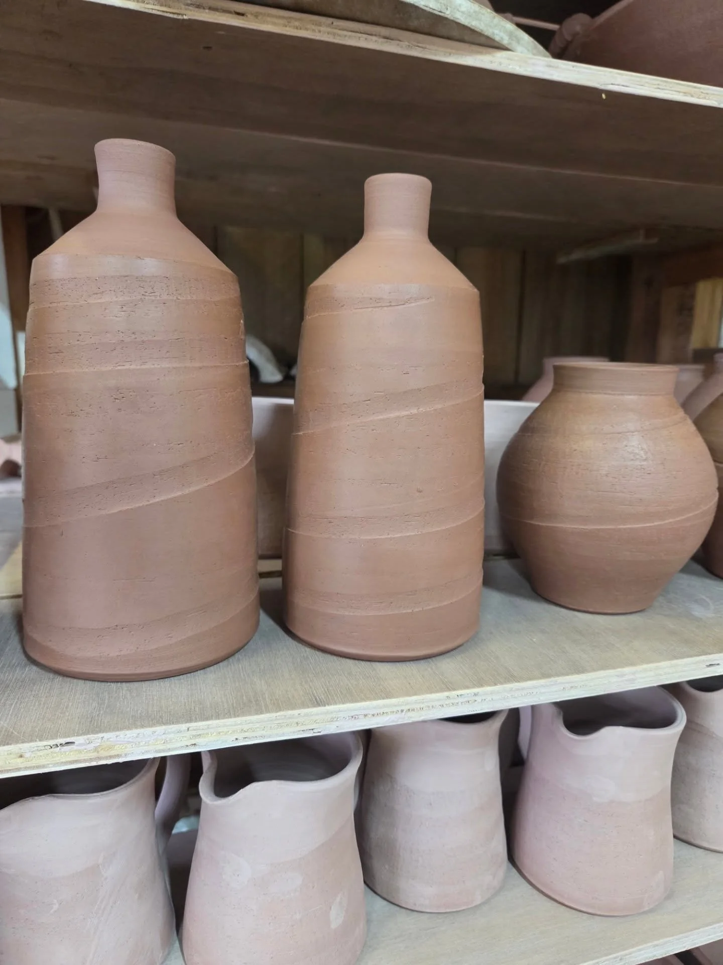 A few photos I have taken in the studio lately. I have been quite productive. Much of this work will be @firedcornwall event at Tregenna Castle, St.Ives in May! 

#smallbusiness
#handmadeuk
#pottery
#ceramicsforsale 
#instapottery