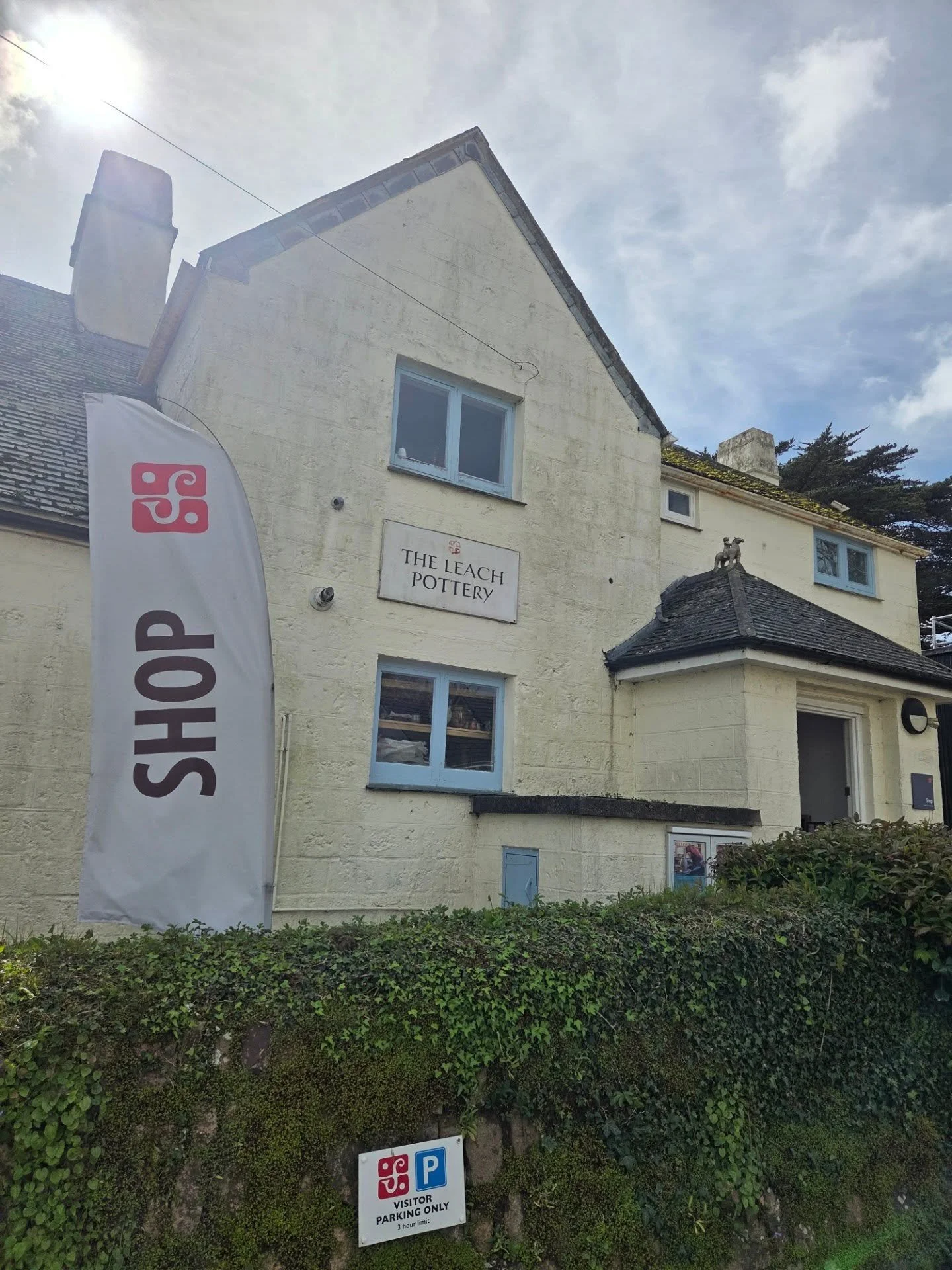 A visit to @theleachpottery yesterday to deliver pots for the shop. Thank you @mark_williams_13 for always displaying my work so well and keeping an eye on stock levels 🙂. My work seen here display next to the beautiful work by @lauracrosland 
If yo