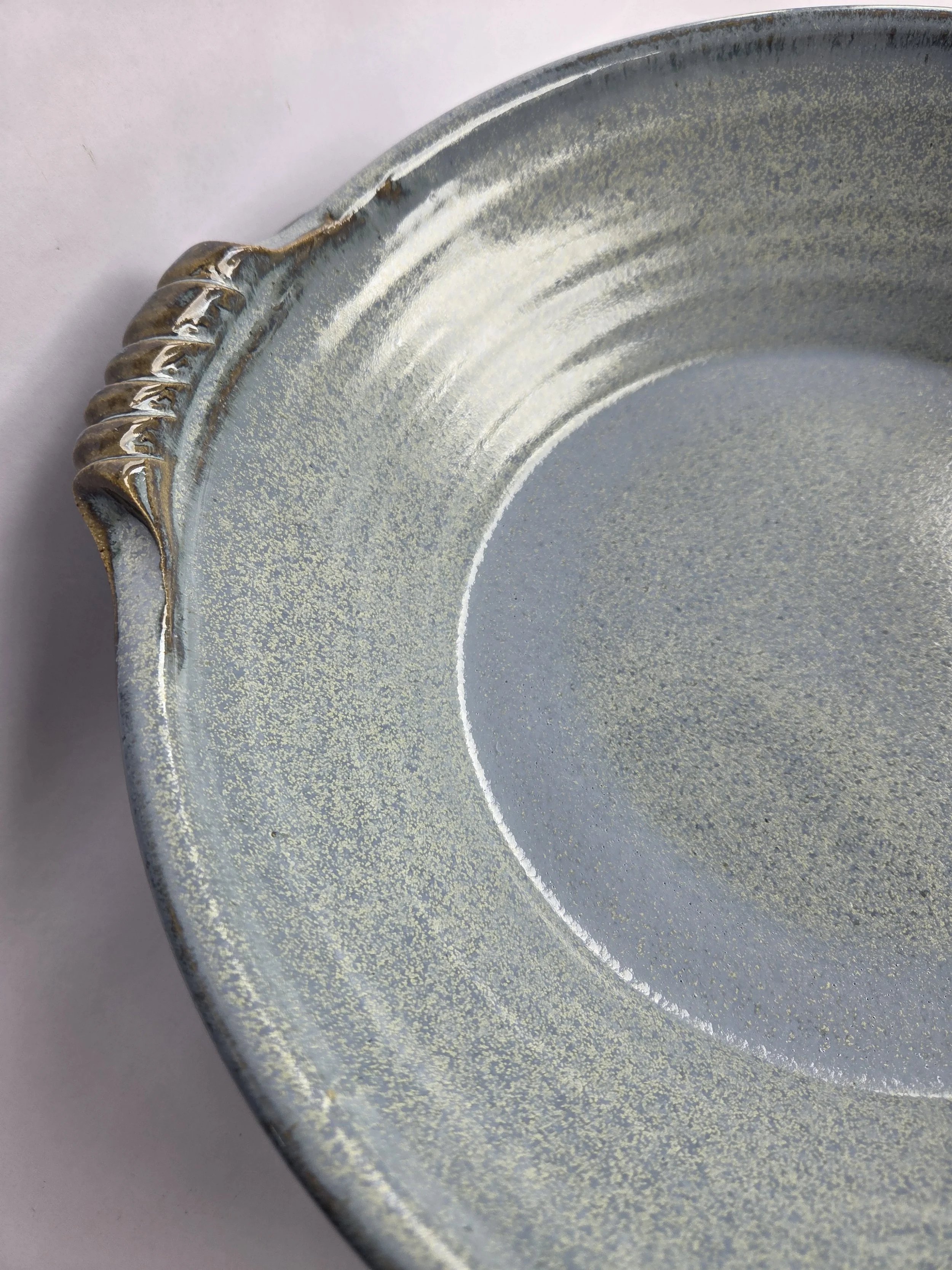 Handled Fruit bowl 01h.jpg