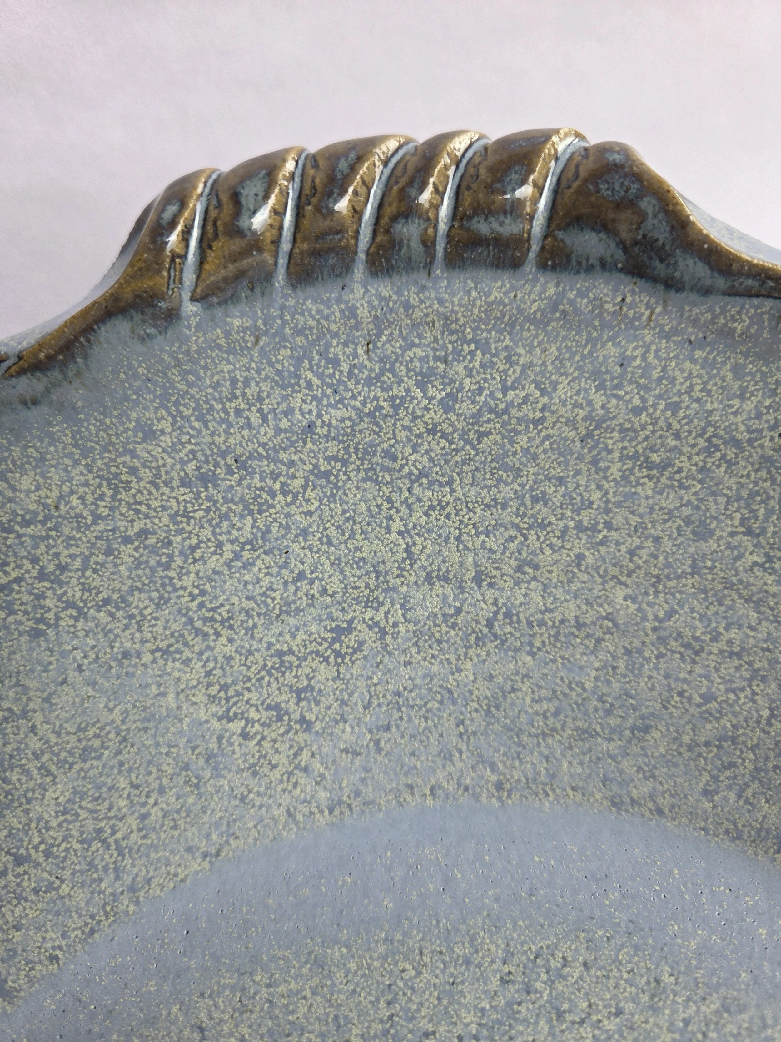 Handled Fruit bowl 01d.jpg