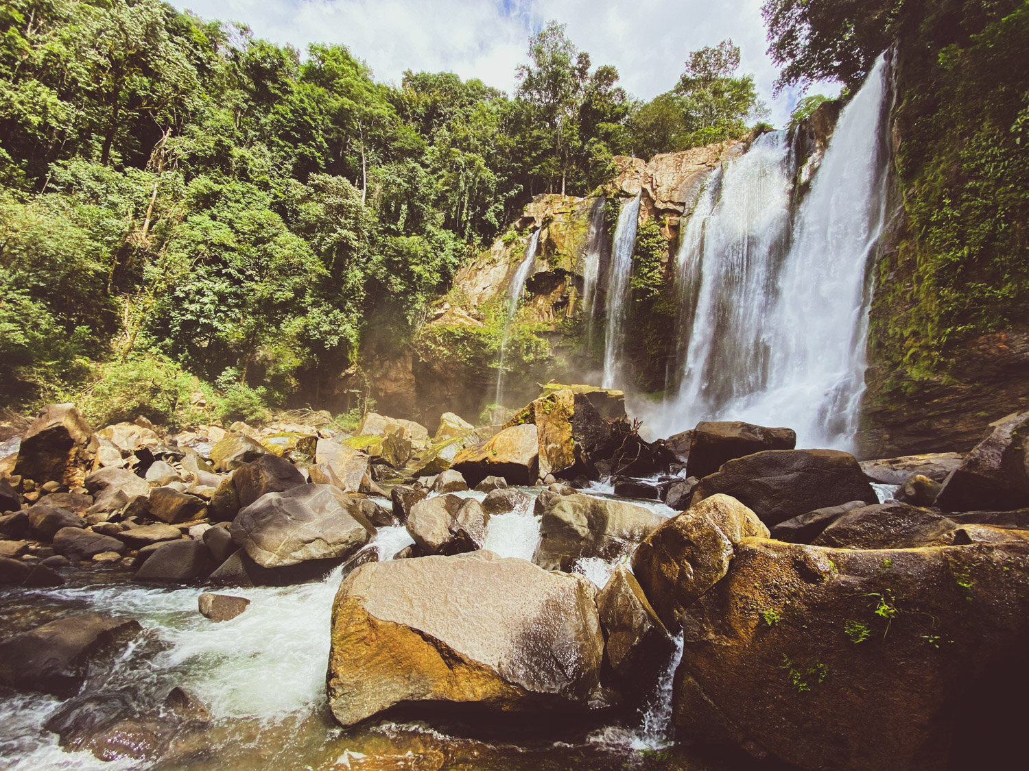 nauyaca_waterfall.jpg
