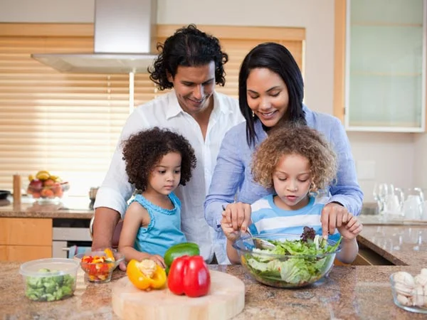 get-kids-to-embrace-healthy-eating-827963300.jpg