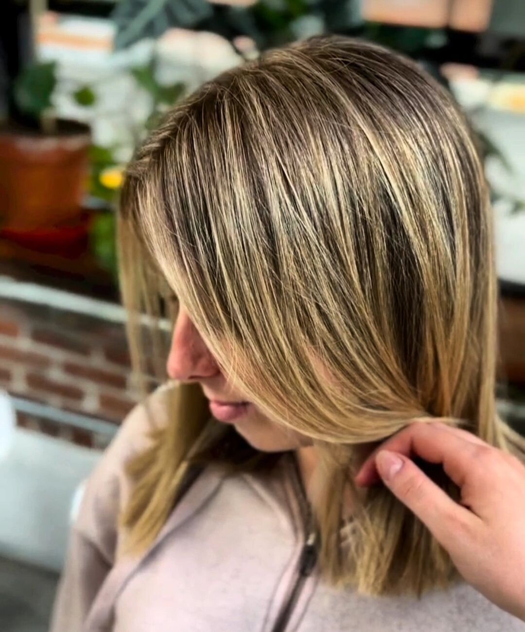 Big News...@brightenedbyjulia did that👆🏻 and she can't wait to do your hair!
Julia is behind the chair on Tuesdays, Wednesdays, Fridays and Saturday! 
Call (401) 437-8688 and reserve your spot in her book today!