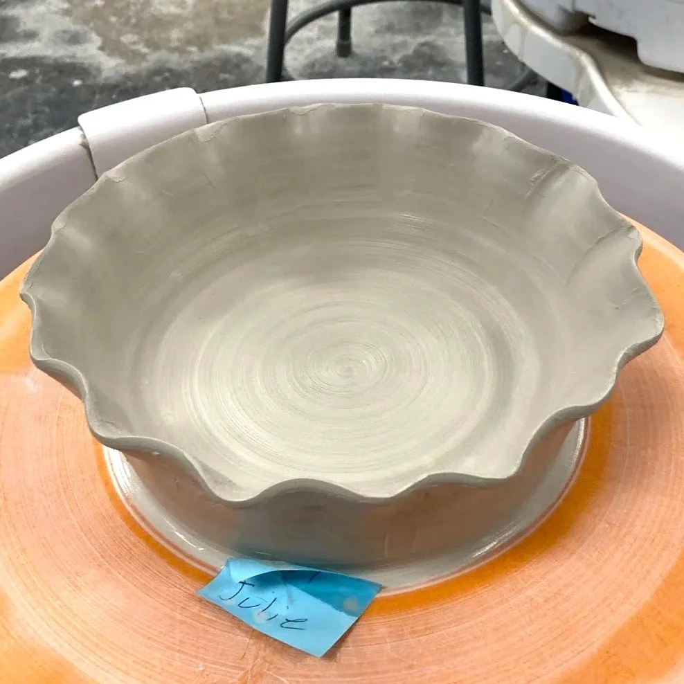 ruffled+serving+bowl+on+wheel.jpg