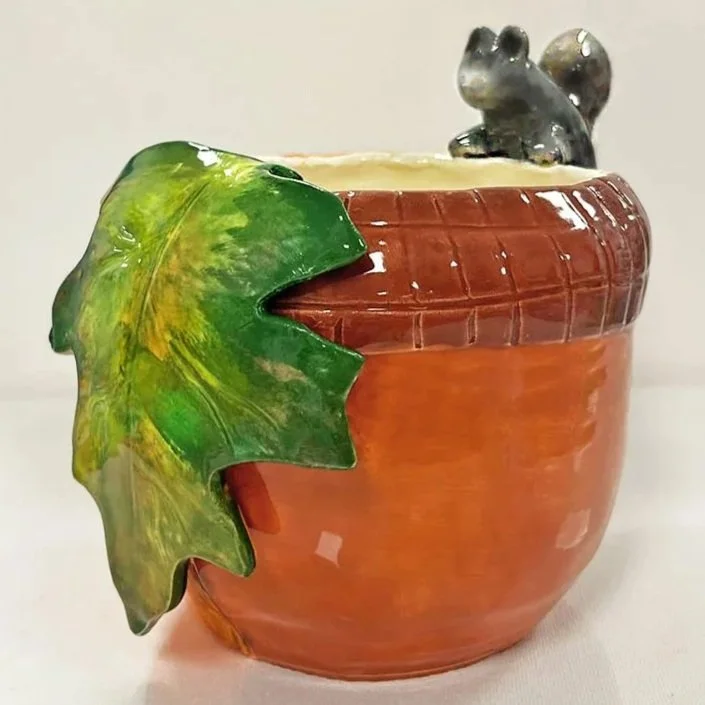 squirrel+planter+acorn.jpg