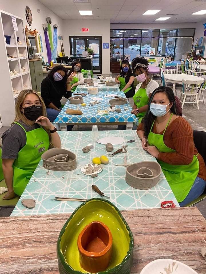 avocodo with heart pit.jpeg