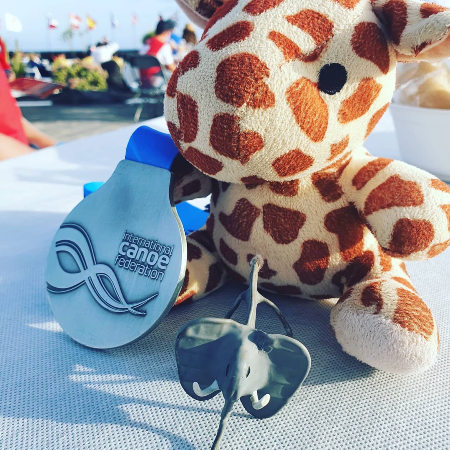 Gamma is back. And even though she used the first days helping Emma, and trying to keep her calm. Gamma did have time for some fun as well. 
The made new friends 🐘 and was so lucky to touch a real world championship silver medal 🥈 and talk to the m