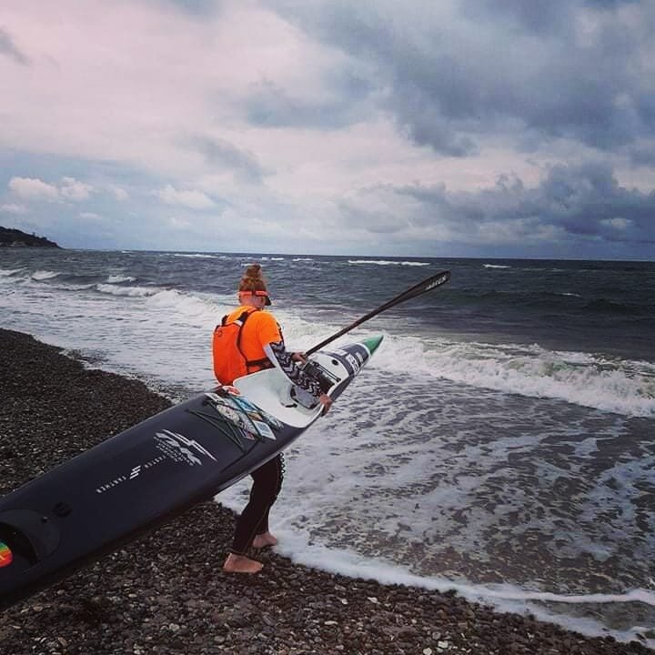 Waves ✅ Time ✅ A driver ✅. 
Excited ✅ - a huge IDIOT ✅ = ❌🚫⛔😓.
First training In Denmark, what a succes 🙈
#shithappens #alotofshithappens
#fuckup #downwinddenmark
#surfski #oceantime #nooceanracetoday #restday